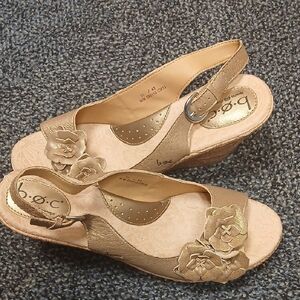 b.o.c. Women's Metallic Gold Floral Wedges